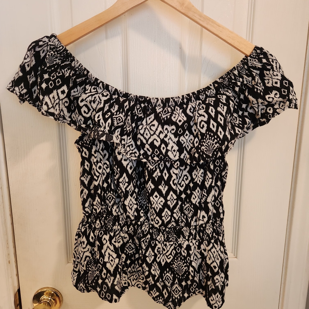 Old Navy Black and White Ruffle Blouse